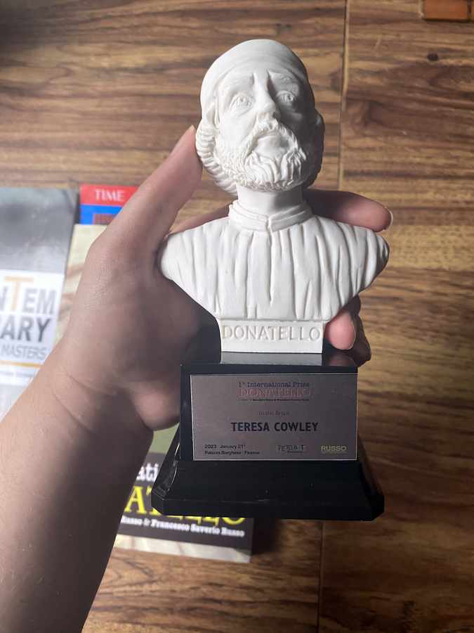 International Prize Donatello trophy.